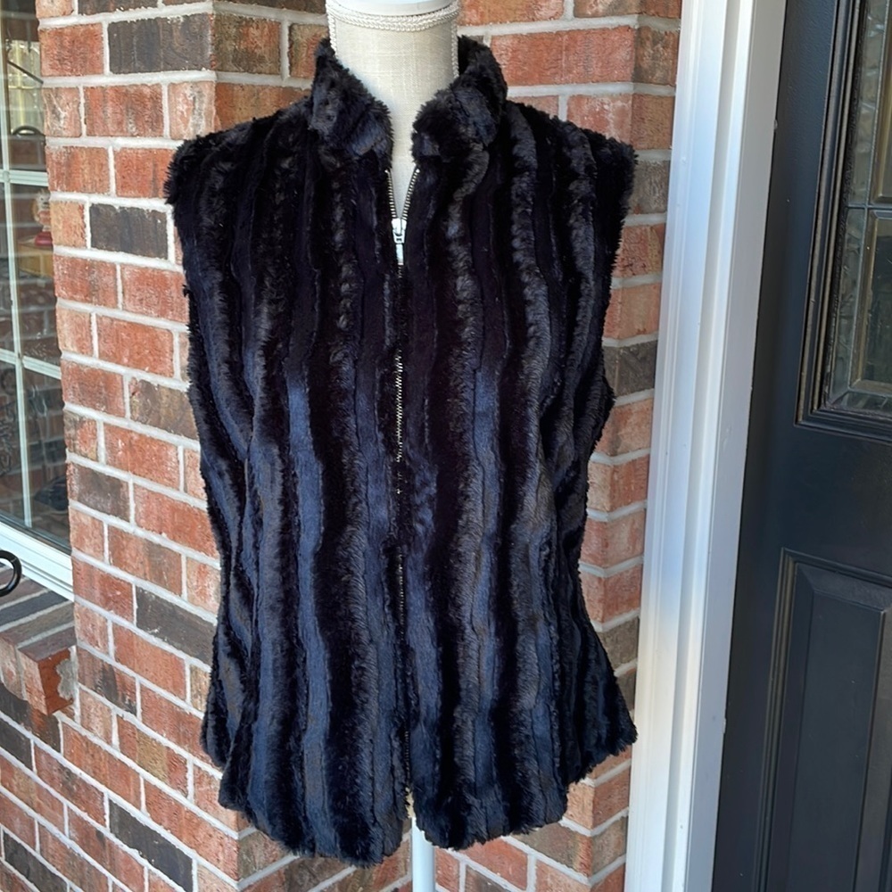 Catherine Stewart Faux Fur‎ Vest